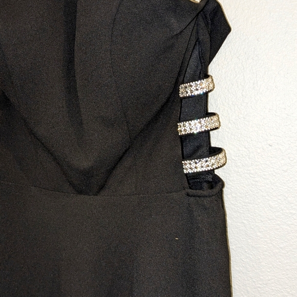 A line Black Cocktail Dress by Speechless Sz 9 - Picture 2 of 3